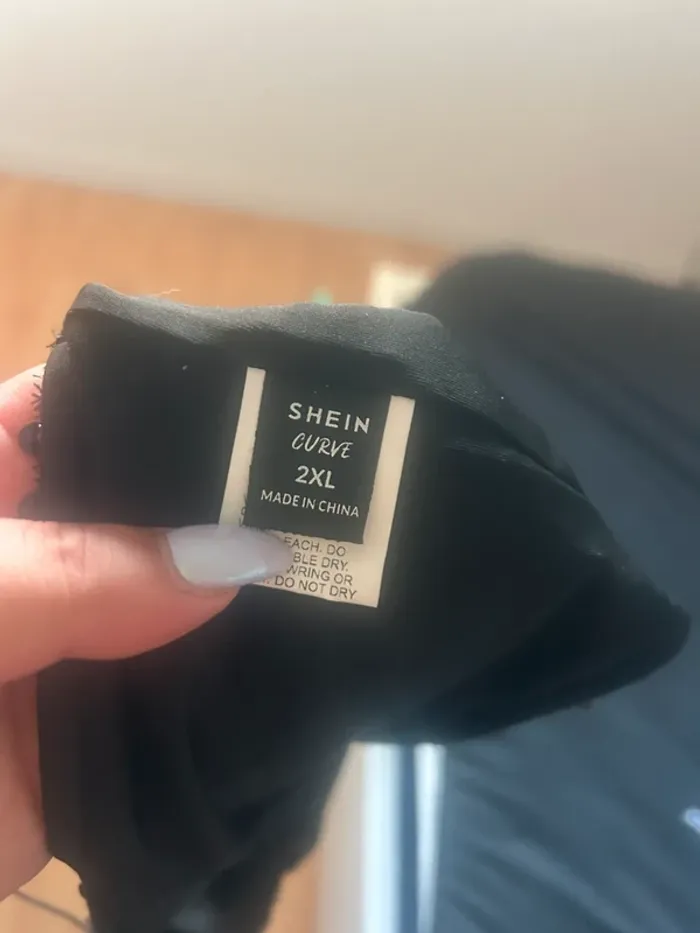 Crop top à paillettes shein taille 2XL - photo numéro 2