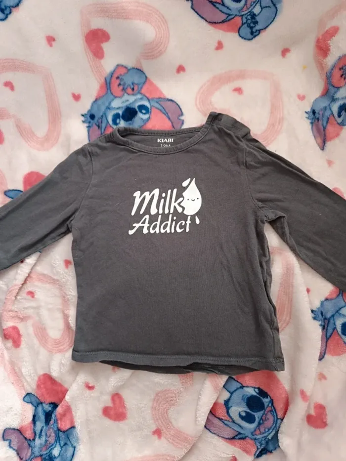 T-shirt manche longue Kiabi taille 12 mois