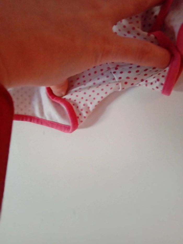 Short blanc à petits pois rose. 6 ans - photo numéro 4