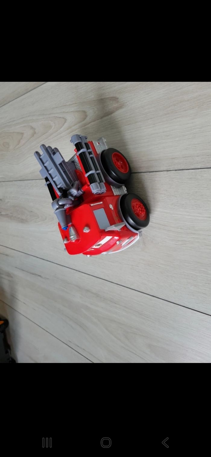 Voiture - photo numéro 2