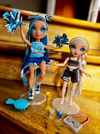 Skyler et Amaya rainbow High