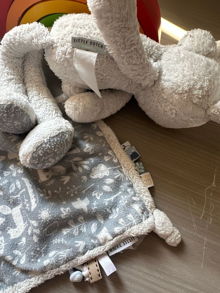 Lot doudous Lapin blanc bleu plat Little Dutch - photo numéro 6