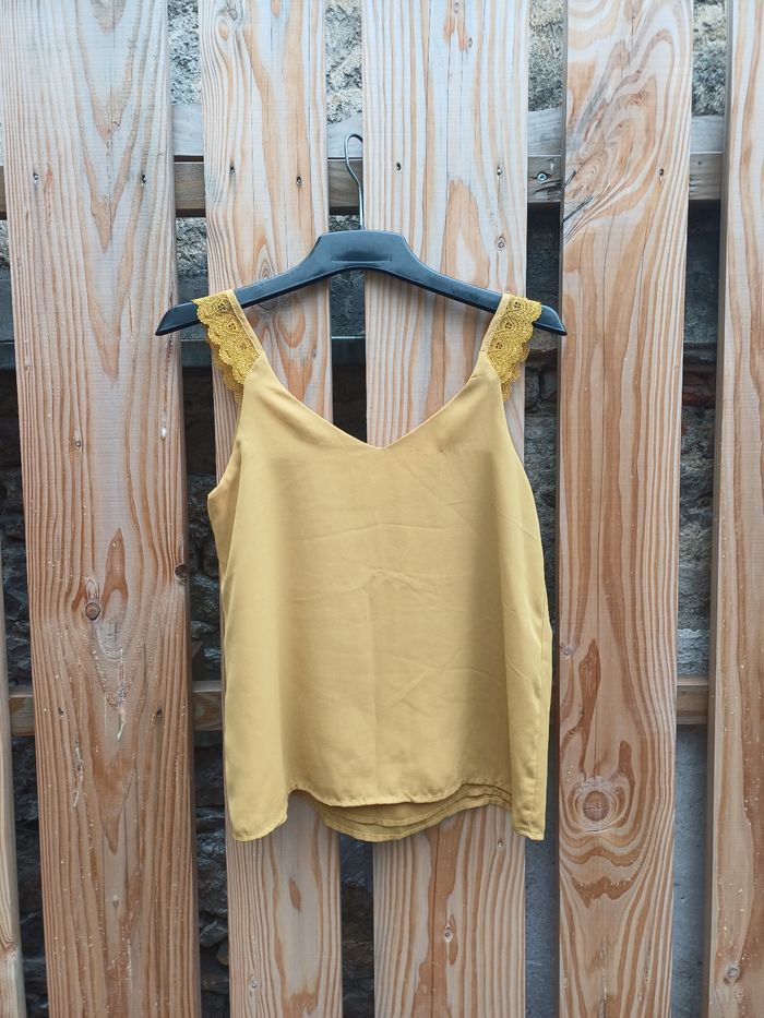 Jolie blouse sans manches brodées moutarde Peace n'love taille S/M - photo numéro 5