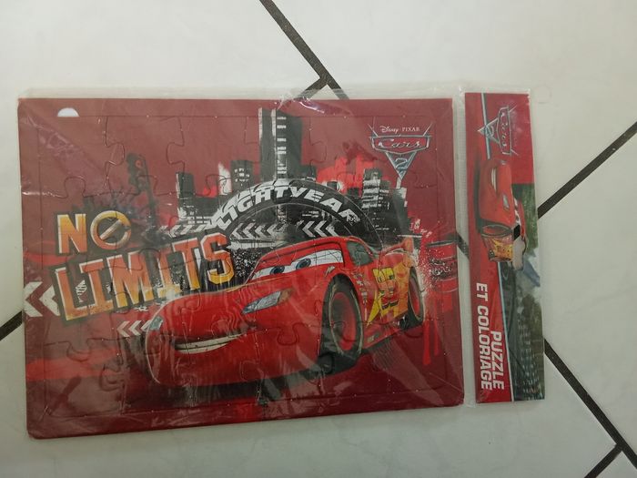 Puzzle et coloriage Cars 2 neuf