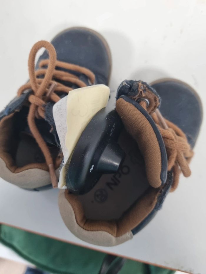 Chaussures enfant taille 20 - photo numéro 4