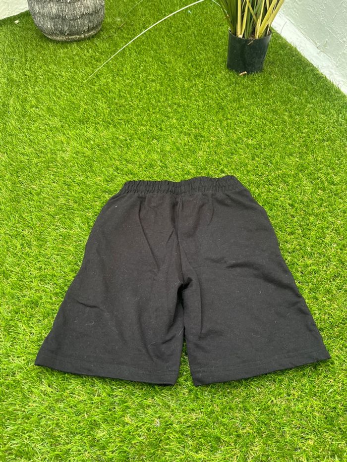 Très beau short airness taille 8 ans - photo numéro 3