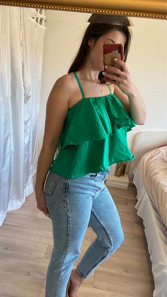 Crop top vert à volants - photo numéro 2