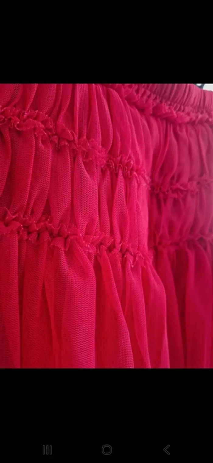 Jupe rouge à volants - photo numéro 3