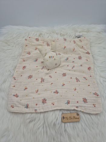 Doudou plat carré lange Lapin Cyrillus Crème fleurs
