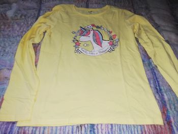 Tee shirt neuf 12 ans