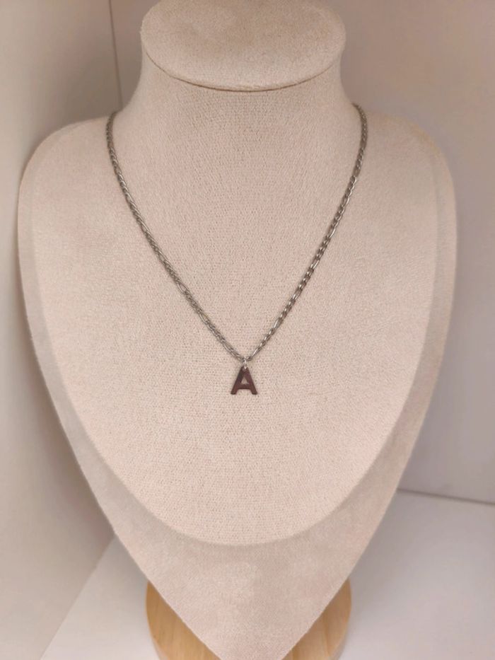 Collier argenté avec initiale au choix en acier inoxydable - photo numéro 2