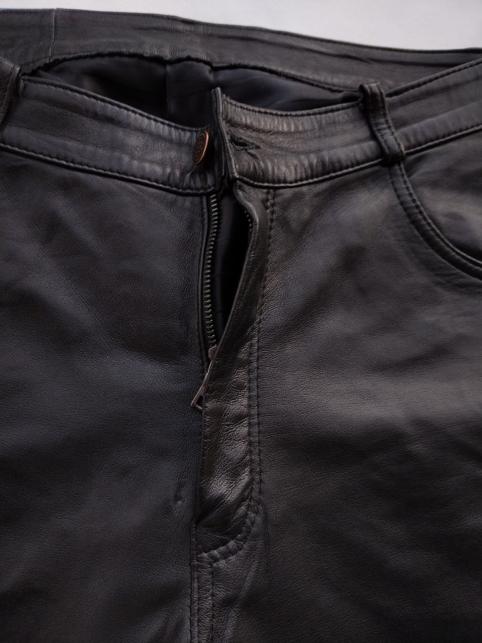 Pantalon homme cuir noir taille 42 (L) - photo numéro 2