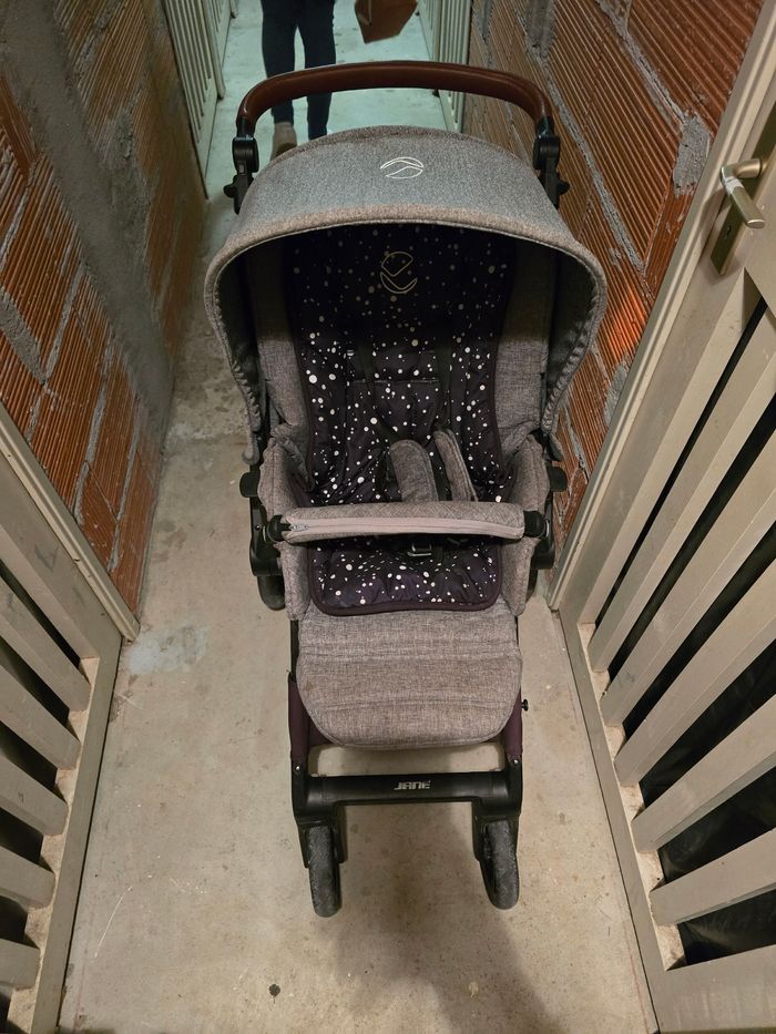 Pousette jane + base isofix - photo numéro 2