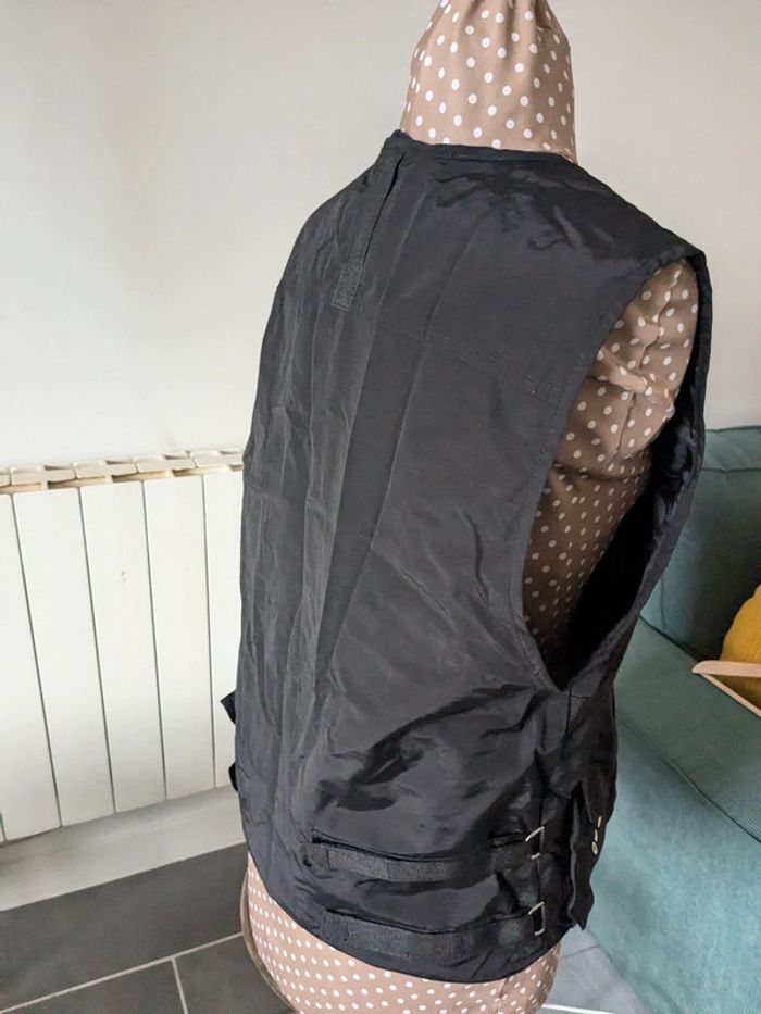 Veste sans manches urban outfitters noire taille S très originale - photo numéro 4