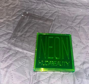 Palette Neon Huda Beauty