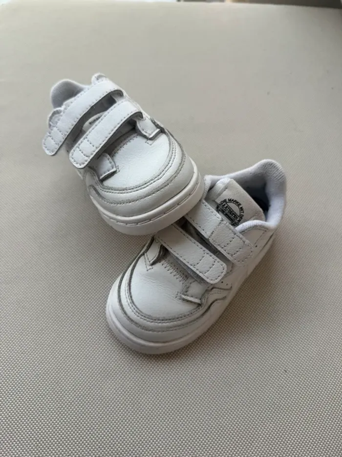 Basket Adidas blanche à scratch - photo numéro 4