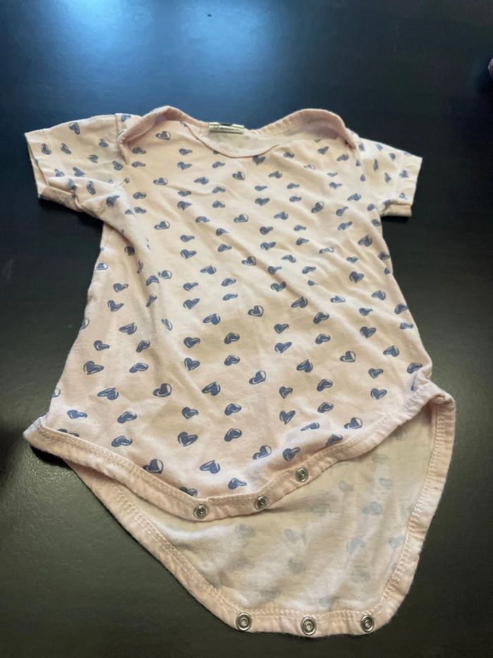 2 bodies - photo numéro 3