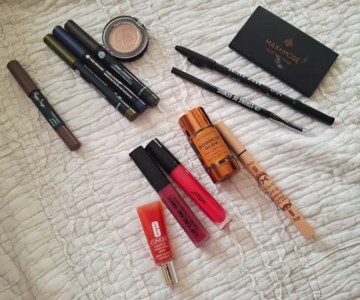 Lot de maquillage Clinique, Peggy Sage, Adopt