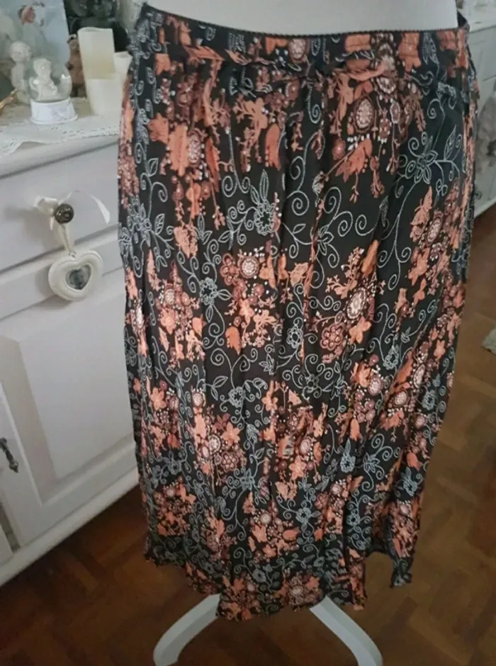 Jolie Jupe motif marron/orange M&S Mode T L Neuve - photo numéro 2