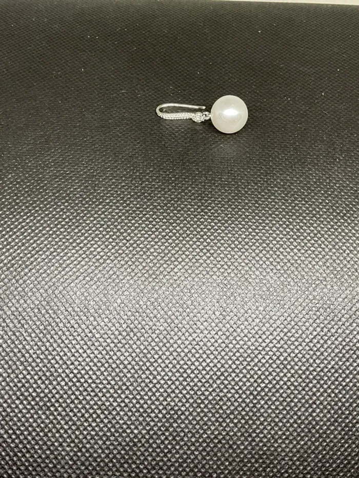 Boucle d’oreilles « perles » neuve - photo numéro 2