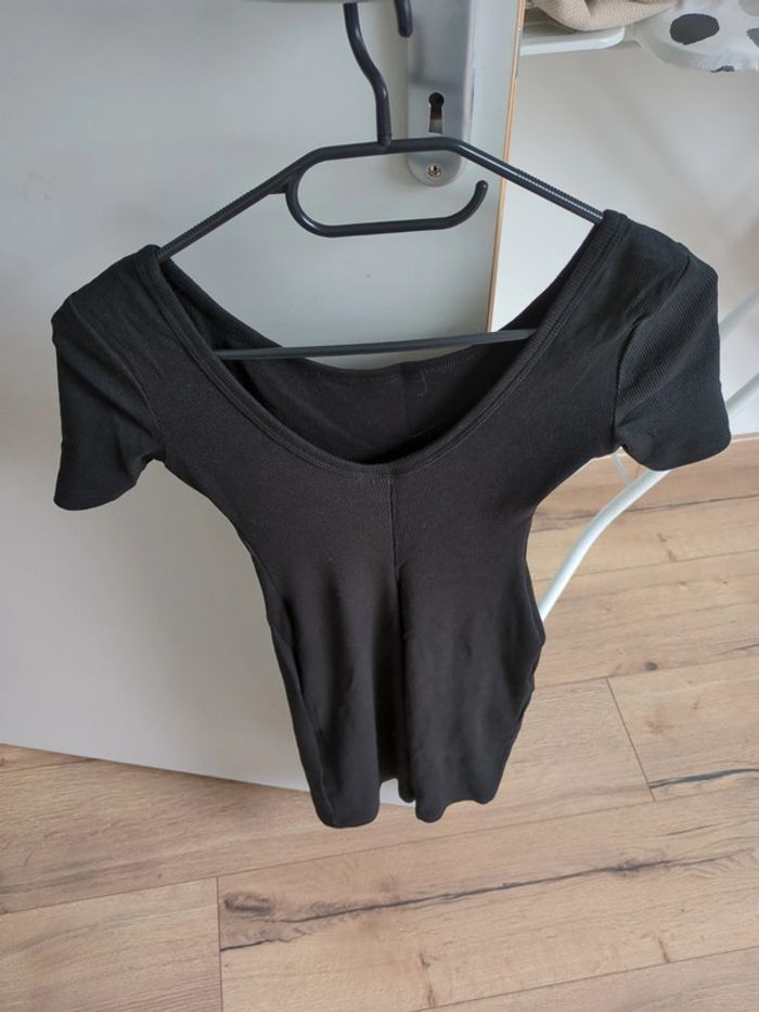 Petite robe noire simple - photo numéro 2