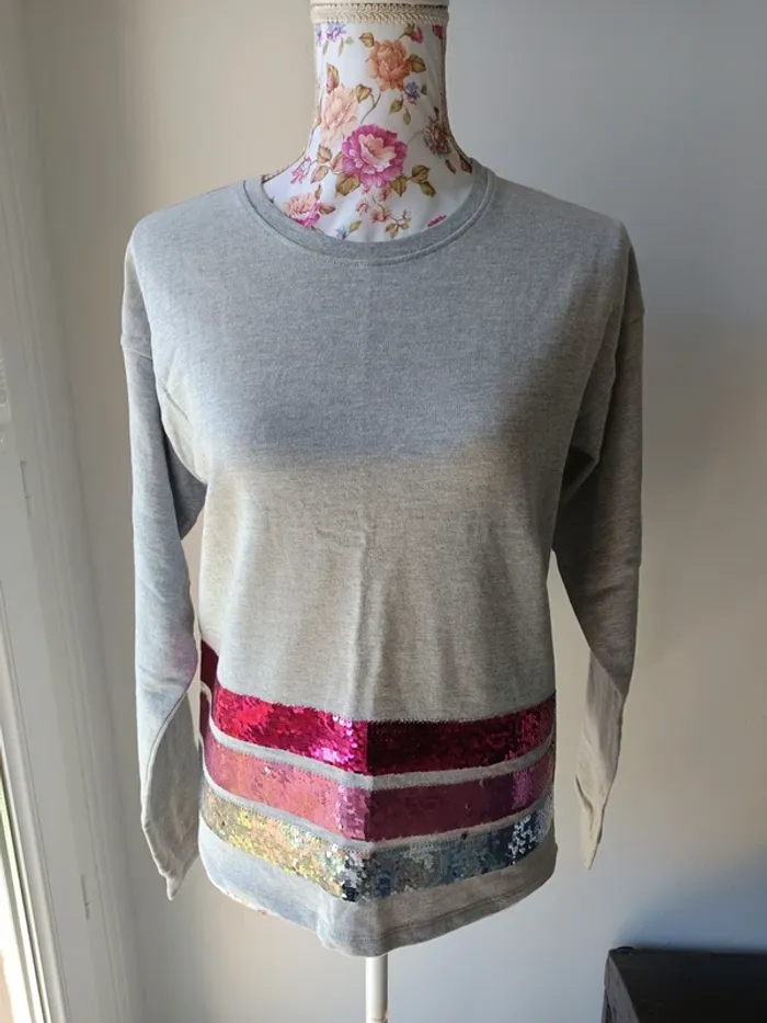 Sweat à sequins