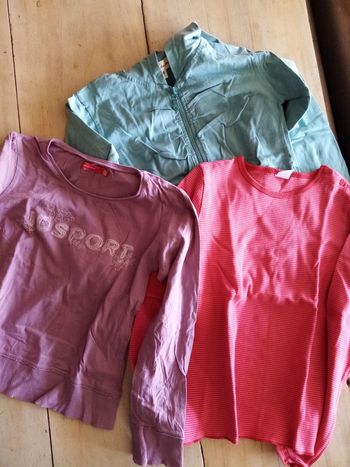 Lot t-shirts et sweat à capuche fille 10 ans