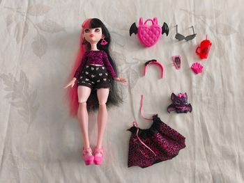 Poupée monster high draculaura