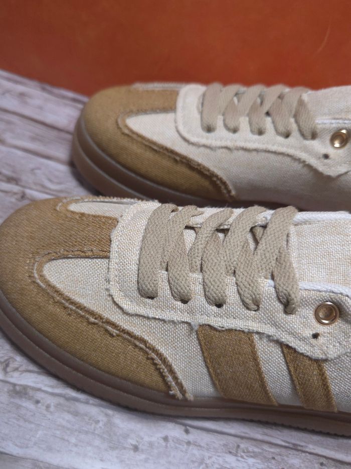 Baskets en toile Camel et Beige - Style Rétro - Neuves - Taille 40 - photo numéro 2