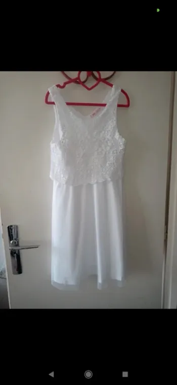 Robe longue blanche avec dentelle