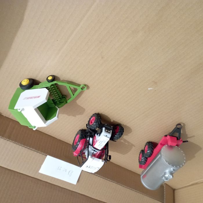 tracteur (cabine HS) + 2 remorques - photo numéro 2