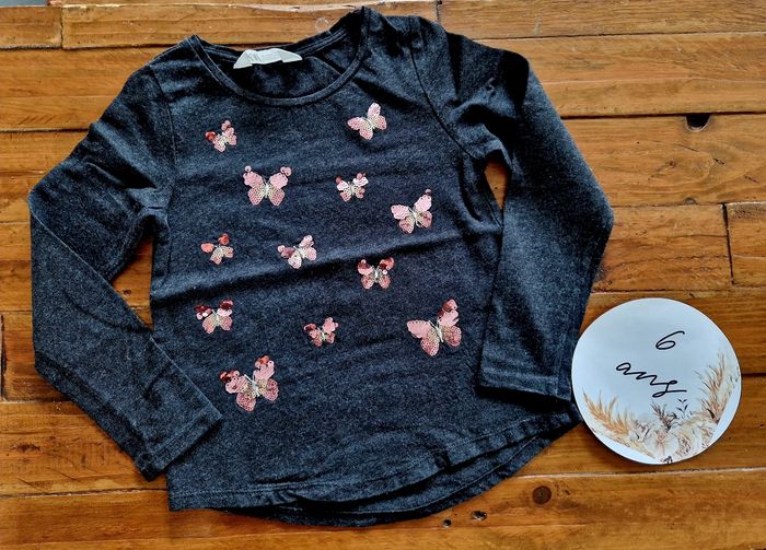 T-shirt manches longues papillons sequins
