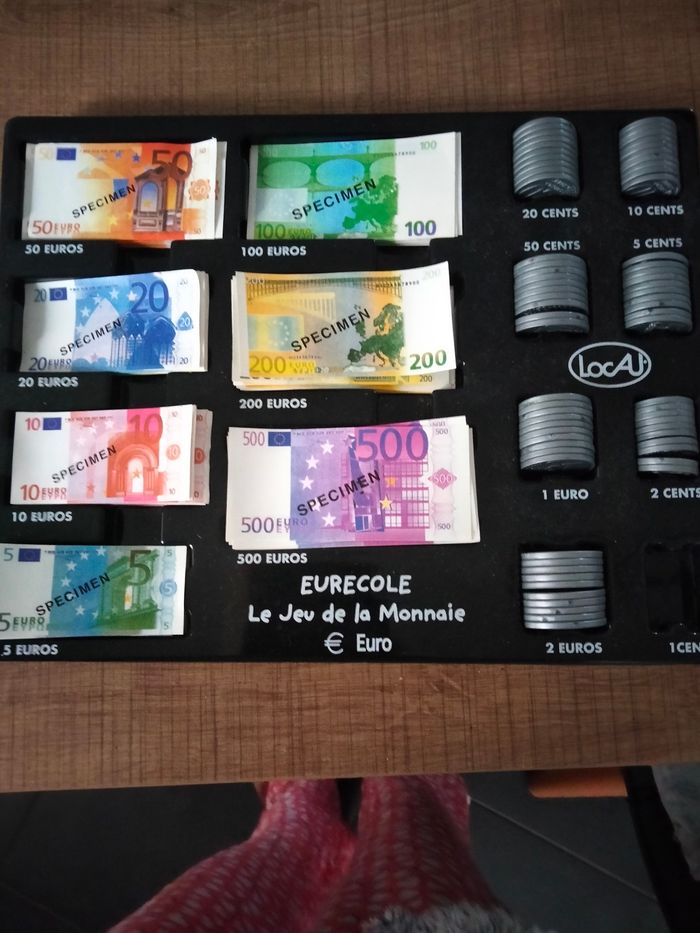 Billets et monnaie pour enfant