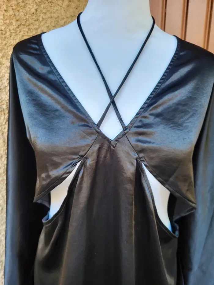 Robe longue satiné à découpe noir h&m taille 52 - photo numéro 3