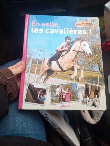 En selle les cavalières !