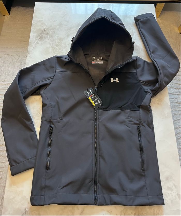 Veste under grise et noir