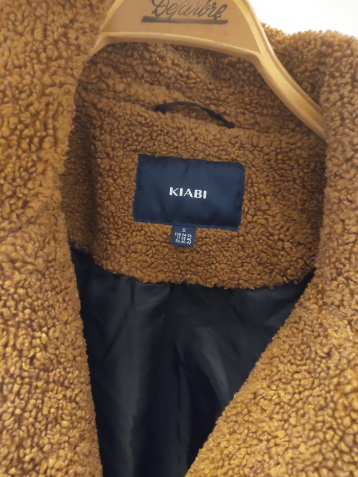 Manteau bouclettes - photo numéro 2