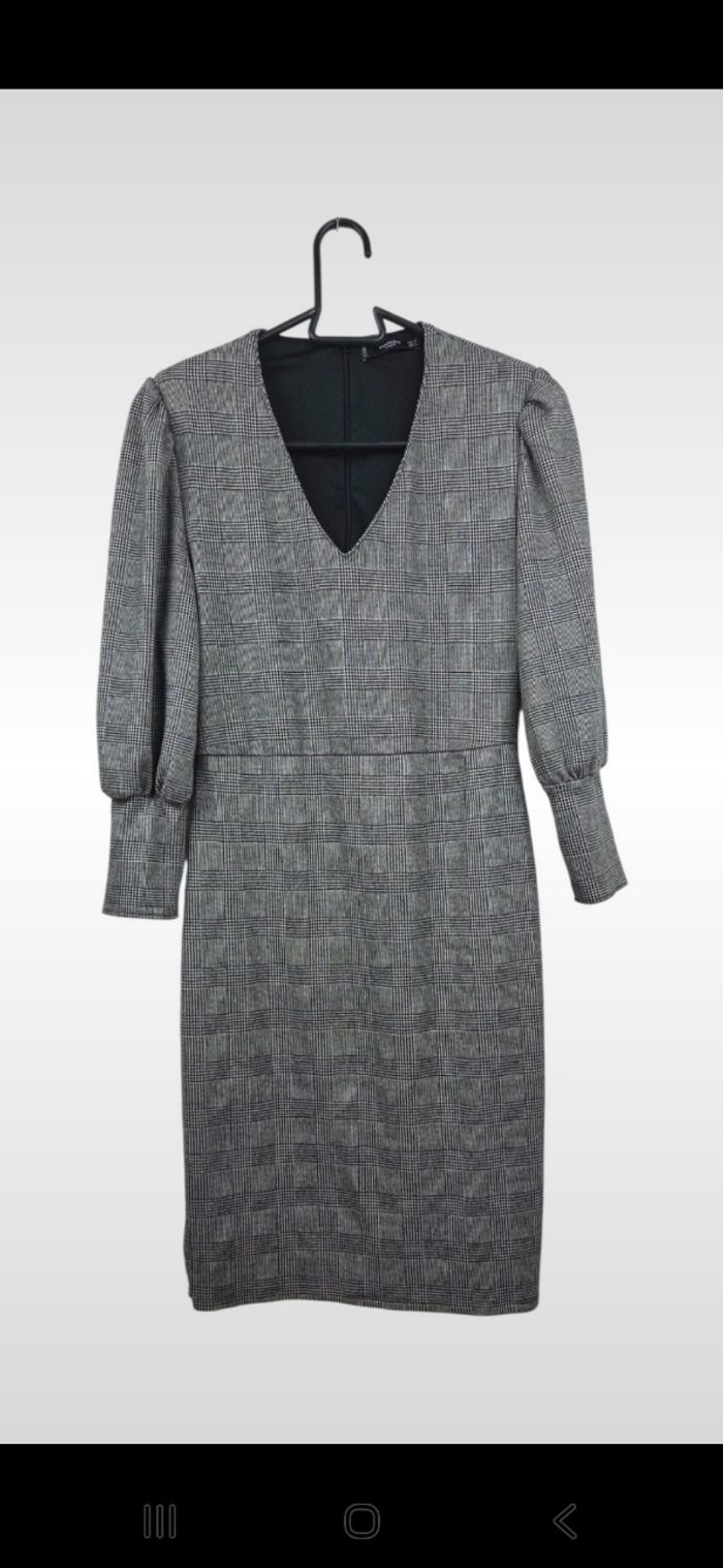 Robe vintage Mango taille M grise a carreaux en très bon état