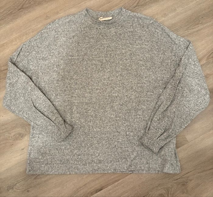 Pull gris stradivarius