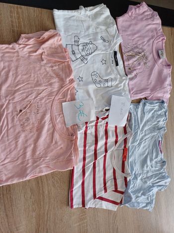 Lot 5 tee-shirts manches courtes  8 ans