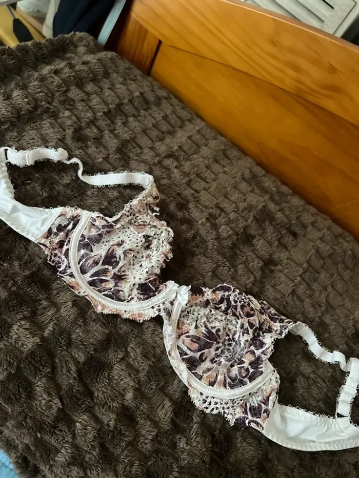 Soutien-gorge rose poudré avec motif