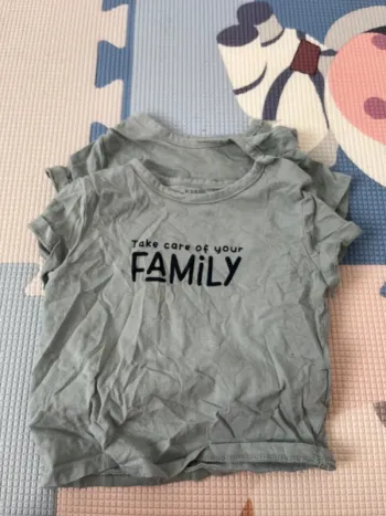 Tee shirt taille 12 mois