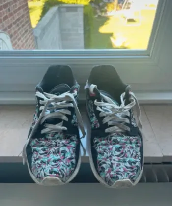 🔹 Baskets Imprimé Fleuri – Le Coq Sportif 🔹