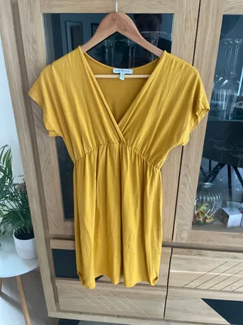 Robe de grossesse courte jaune