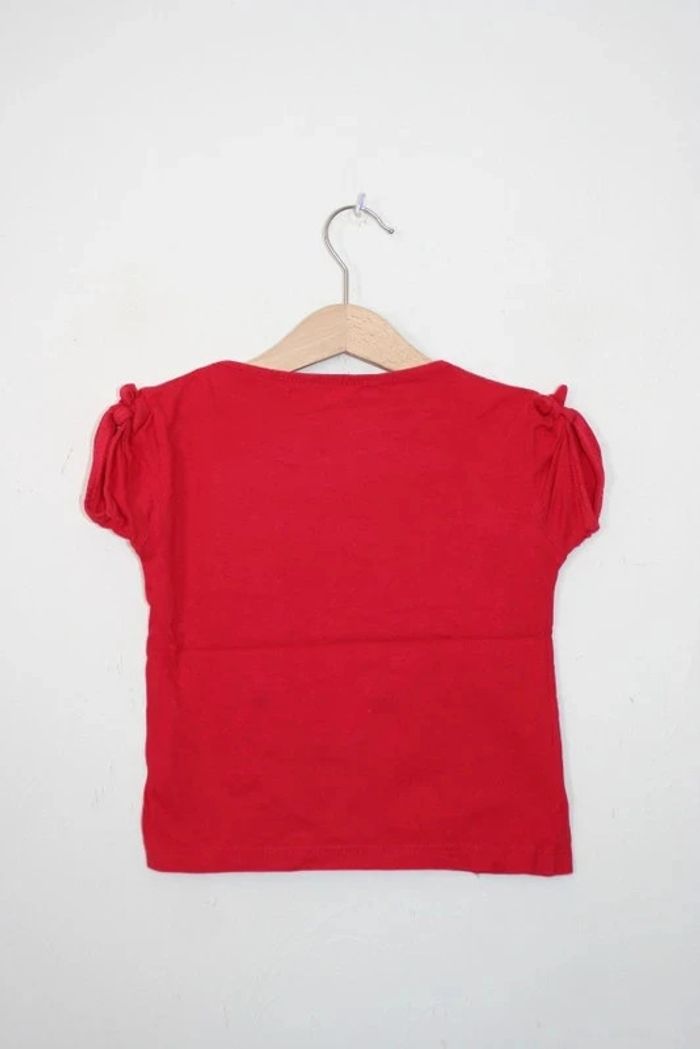 Tee-shirt rouge noté 5 ans mais taille 4 ans - photo numéro 4