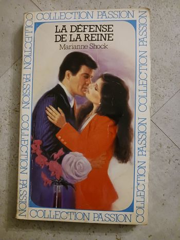 livre la défense de la reine Mariane Shock