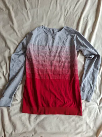 t-shirt manche longue de sport fille, gris et rouge, taille 14/16 ans, marque Crivit