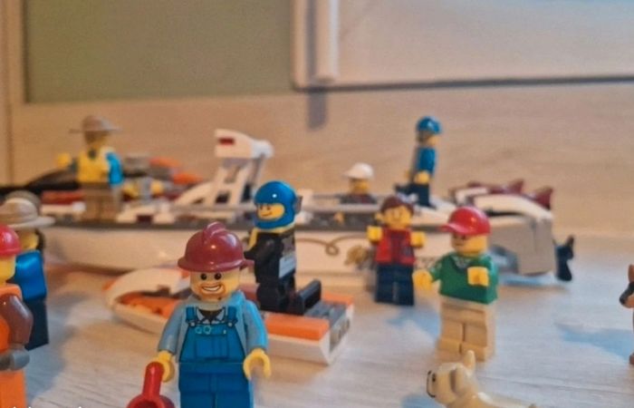 Gros  lot minifigs et bateaux lego - photo numéro 8
