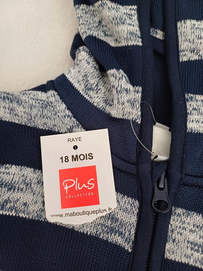 Gilet zippé avec t-shirt 18 mois neuf - photo numéro 2