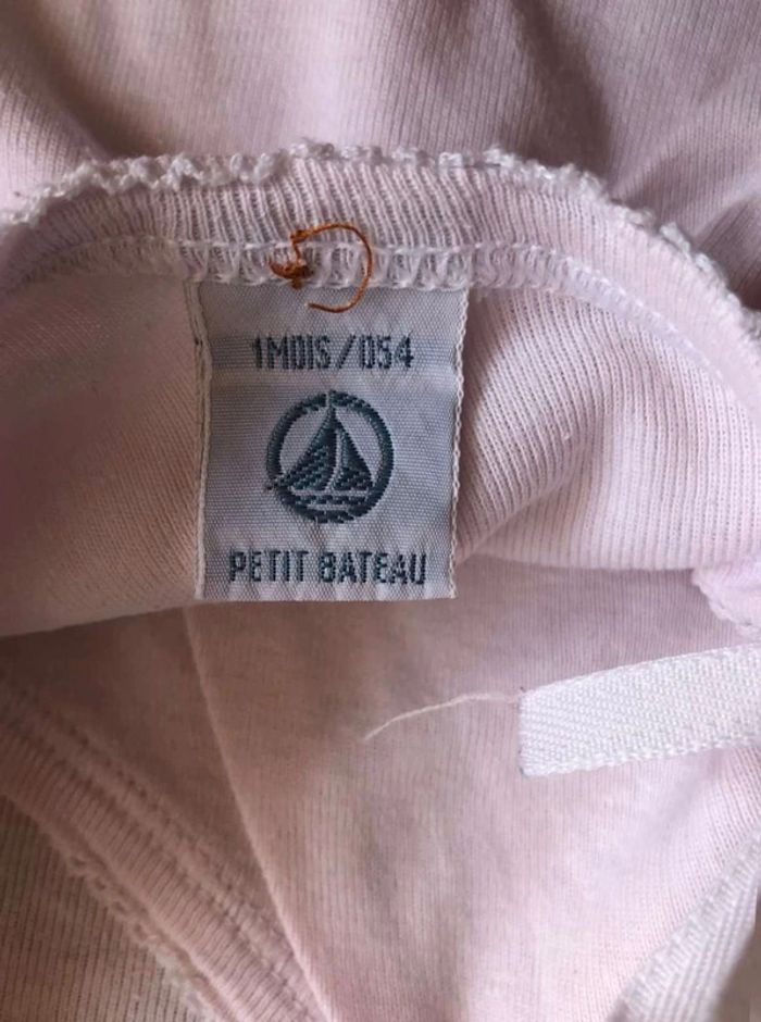 Body  Petit  Bateau  (1mois) parfait état - photo numéro 2